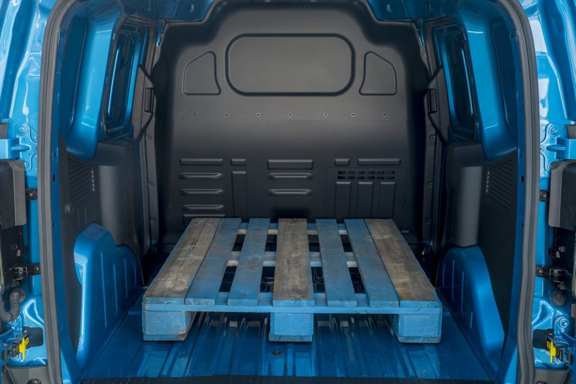 Ford Pro Yeni E-Transit Courier’i tanıttı