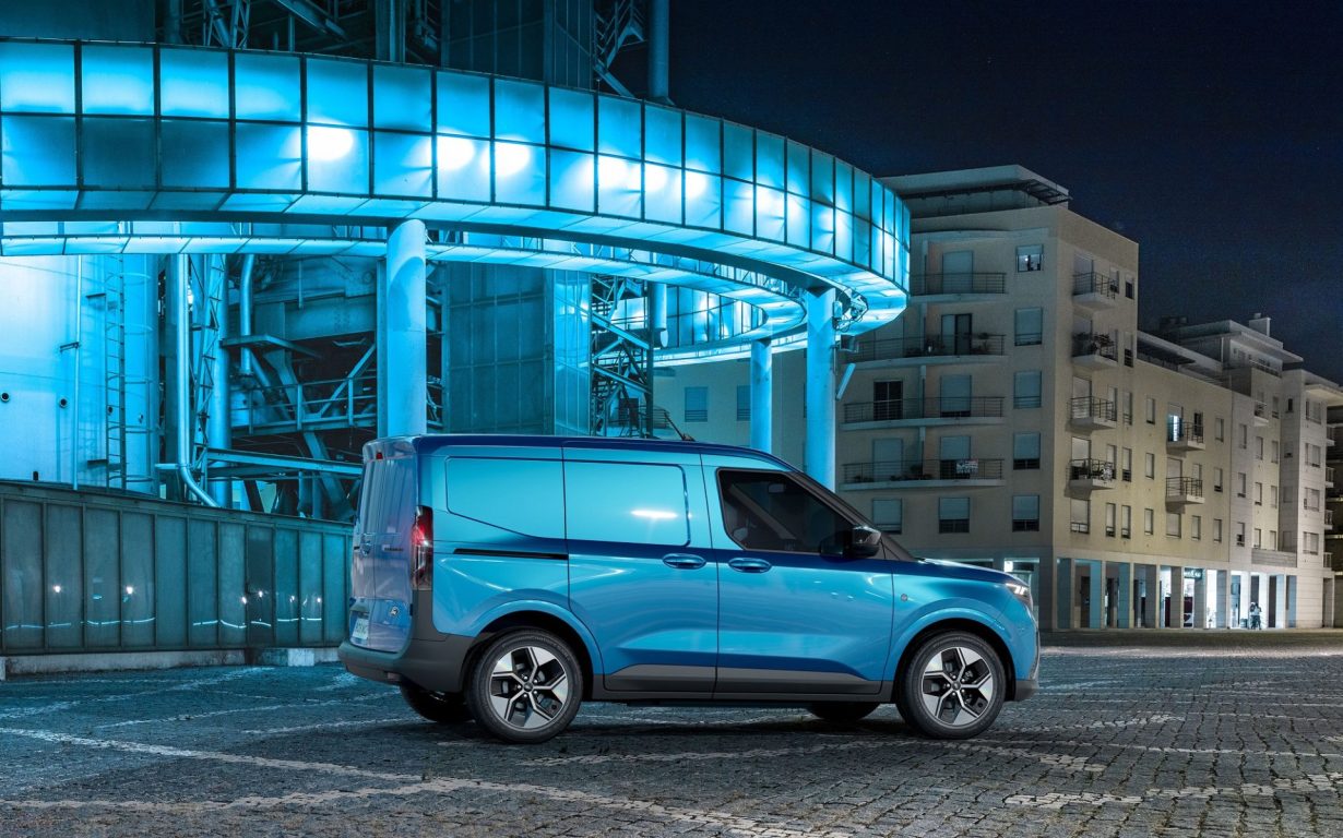 Ford Pro Yeni E-Transit Courier’i tanıttı