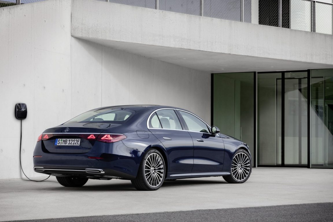 Yeni Mercedes E-Serisi 2024 tüm yenilikleriyle karşınızda!