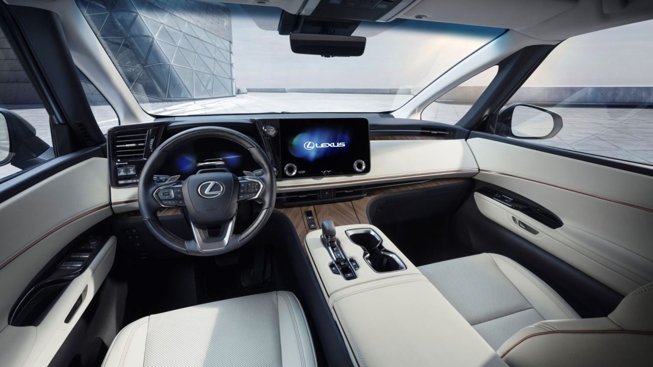 Lexus LM : Lüks ve konforlu yolculukta yeni bir deneyim