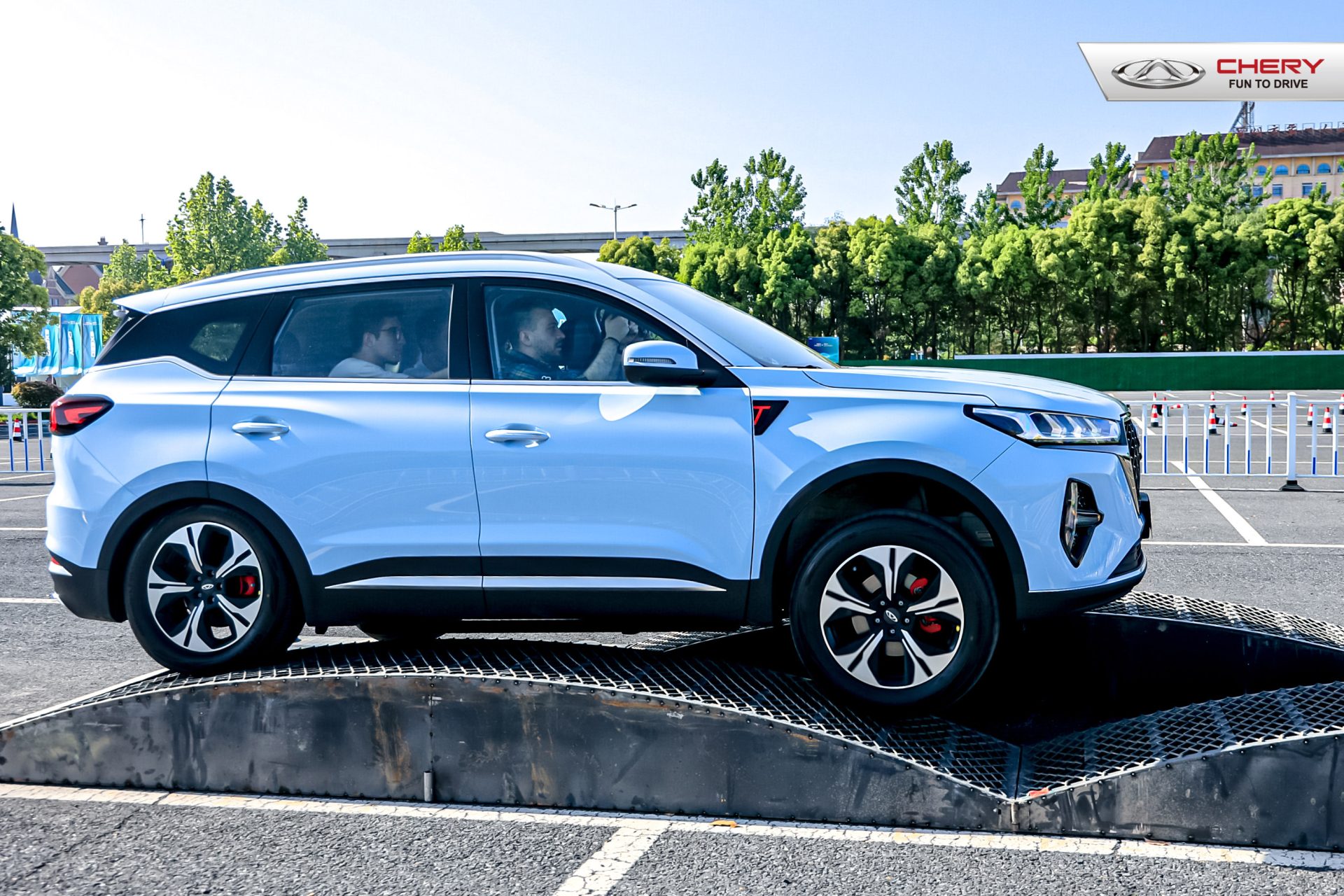 Tiggo hibrit modelleri, güçlü motorları ve uzun menzili ile dikkat çekiyor