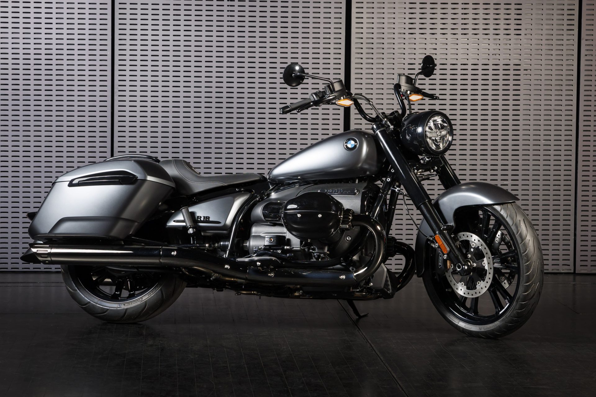 BMW Motorrad'ın İki Yeni Modeli R 18 Roctane ve R 12 nineT Tanıtıldı
