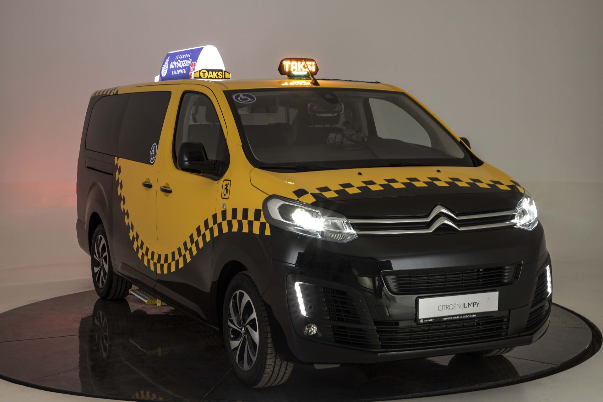 İstanbul'un taksileri Citroen Jumpy ile dönüşecek