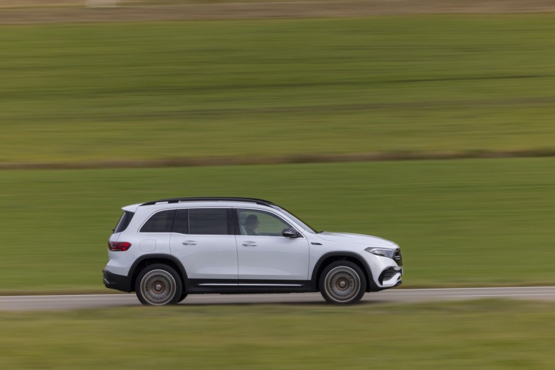 Mercedes elektrikli SUV modelleri EQA 250+ ve EQB 250+ Türkiye’de