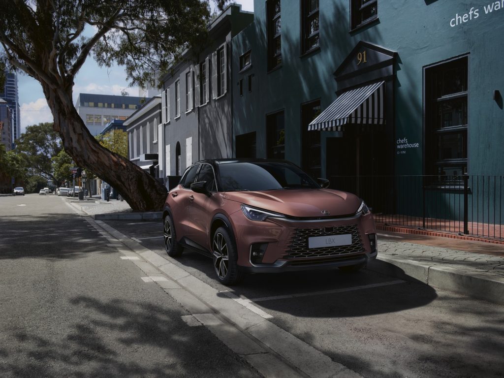 Lexus LBX yeni SUV modeli yeni bir kimlikle karşınızda