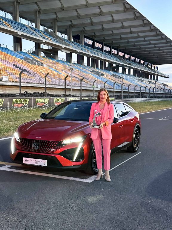 Peugeot 408 Yılın Tasarımı oldu