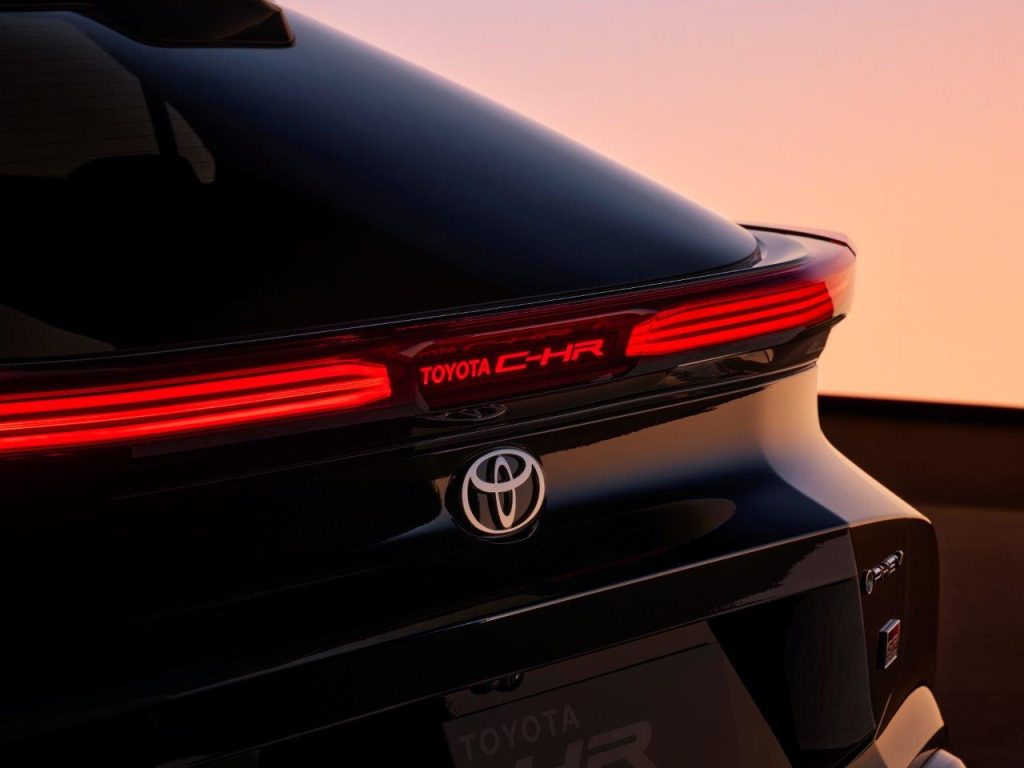 Yeni Toyota C-HR yıl sonunda geliyor