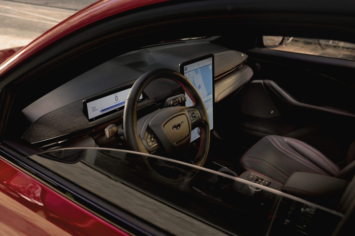 Ford Mustang Mach-E satışa sunuldu. Fiyatı ne kadar?