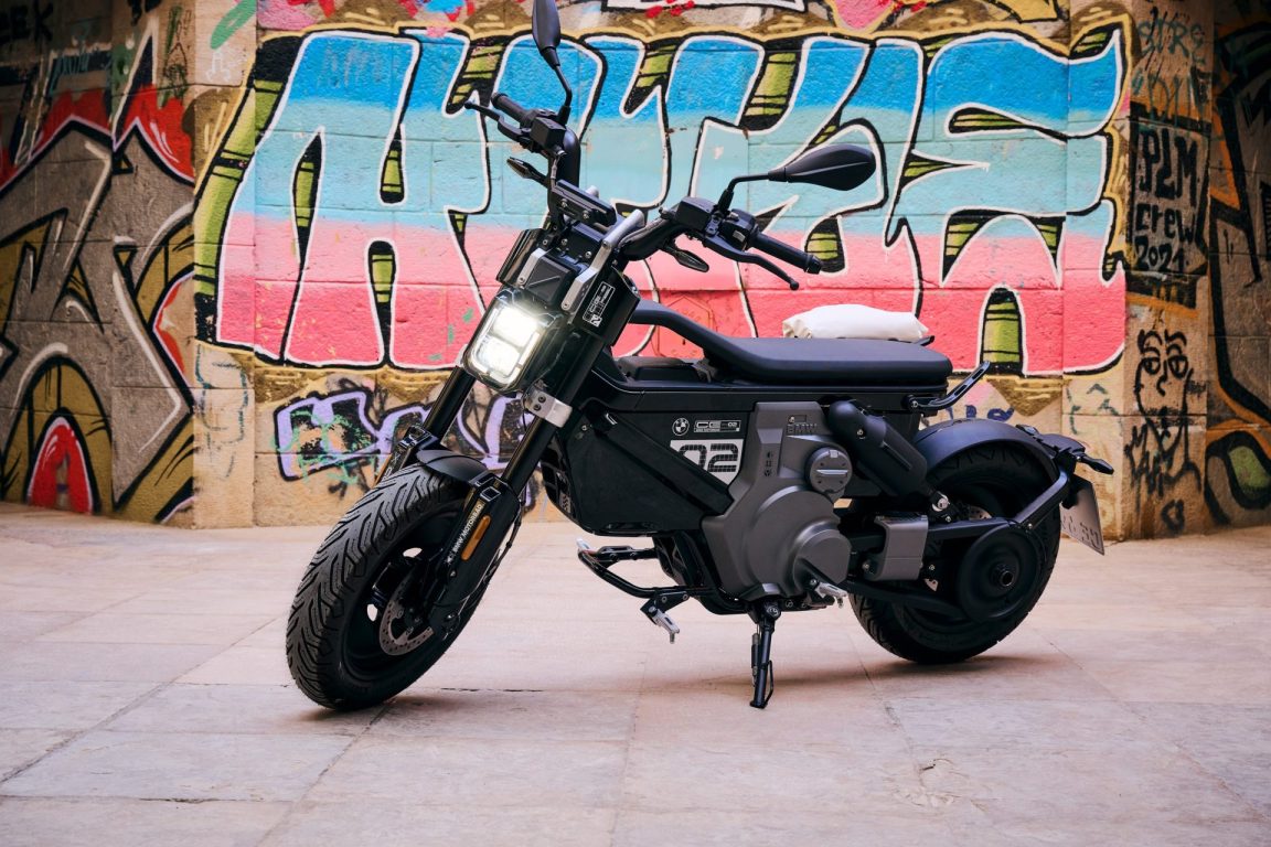 BMW CE 02 : Ne elektrikli scooter ne de elektrikli motosiklet