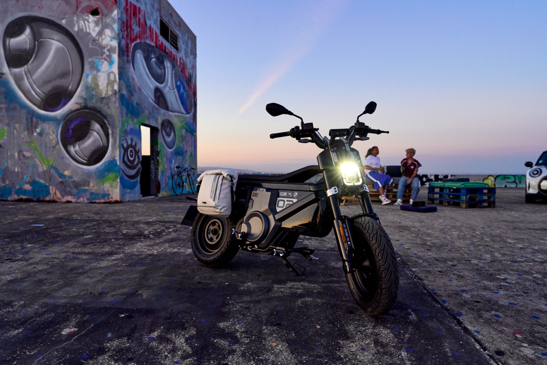 BMW CE 02 : Ne elektrikli scooter ne de elektrikli motosiklet