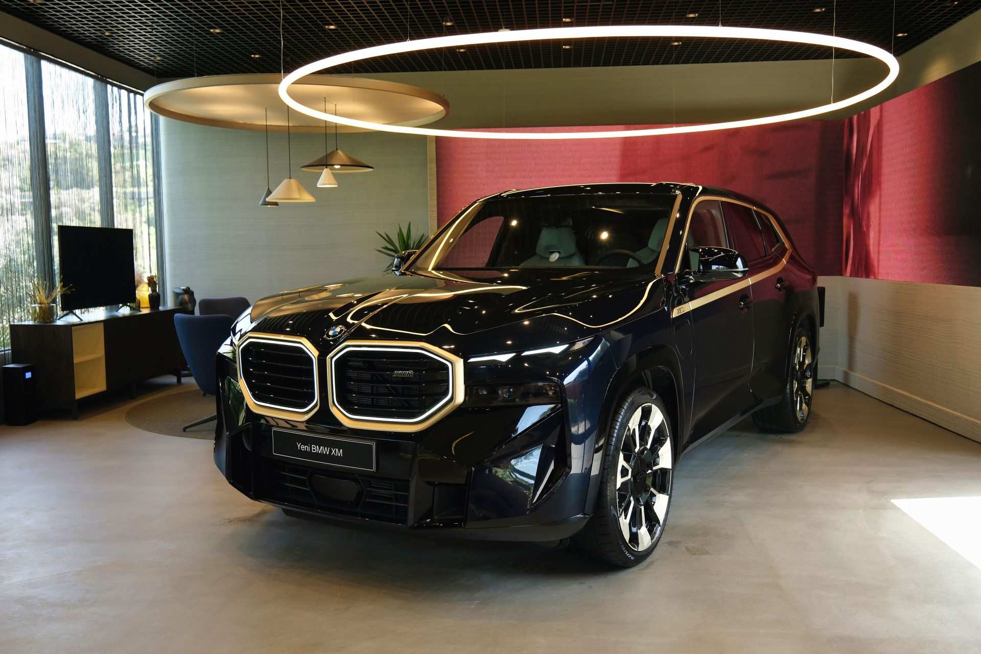 BMW XM Bodrum Pop-Up Store'da