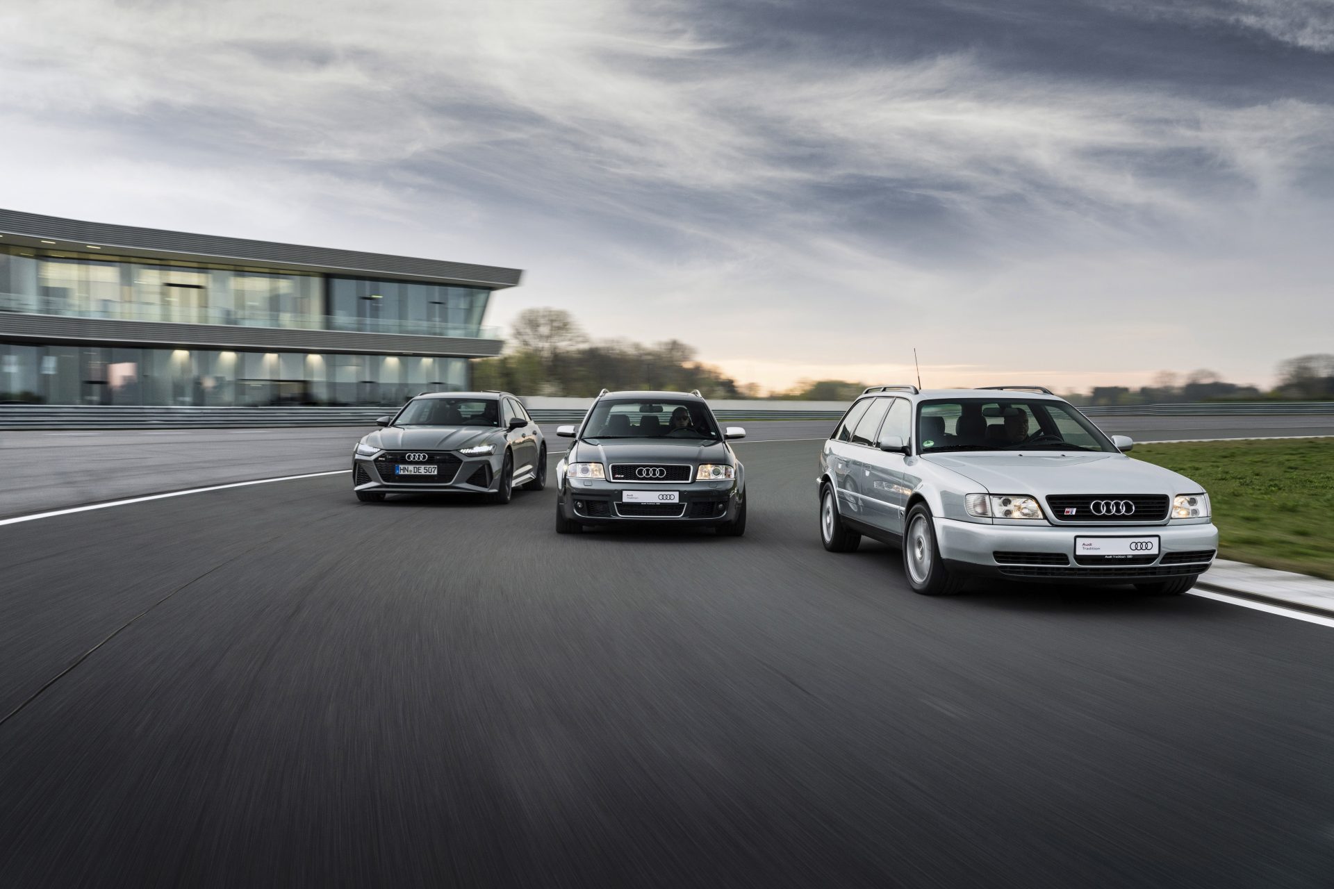 Audi RS 6, S6 Plus ve RS 7. İşte Audi'nin sportif yolculuğu