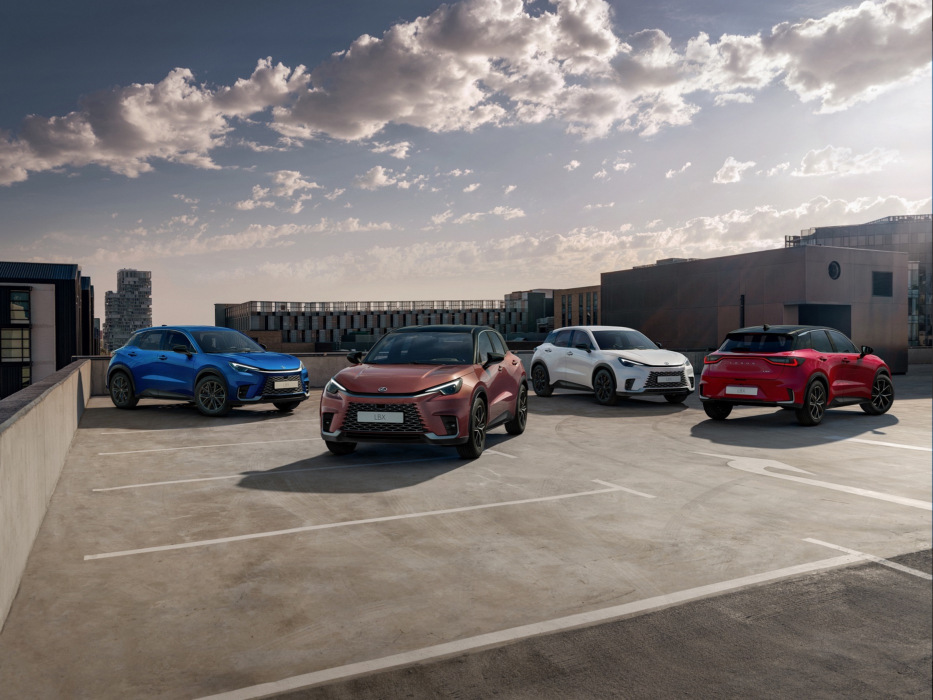 Lexus LBX için ön talep toplanmaya başladı. 2024'te yollarda olacak
