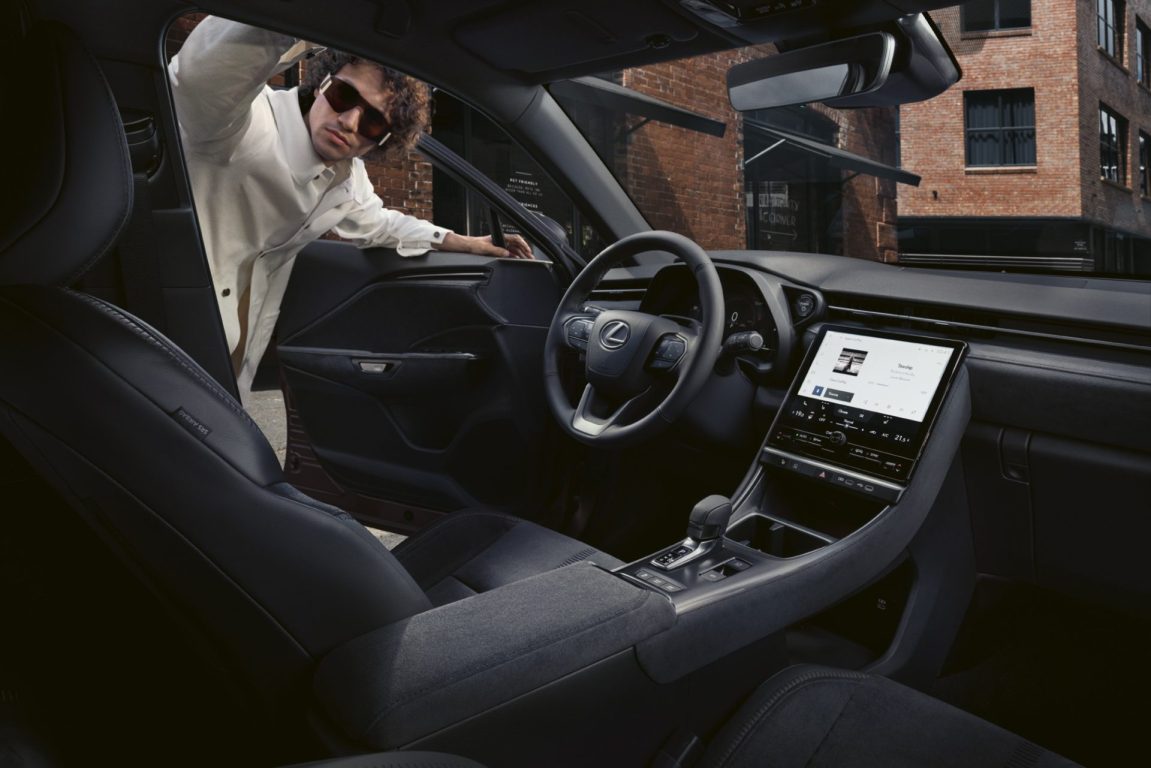 Lexus LBX için ön talep toplanmaya başladı. 2024’te yollarda olacak
