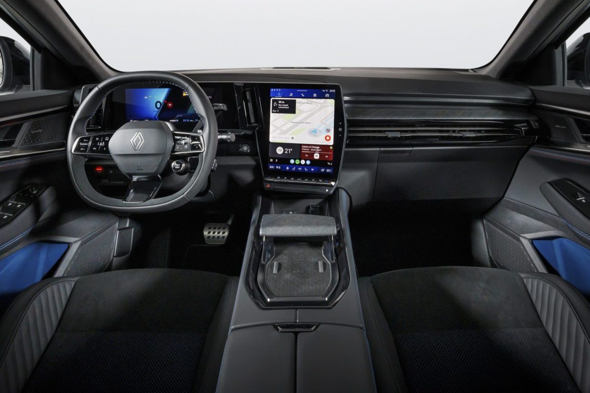 Renault Rafale E-Tech Hybrid, Grand Kangoo EV ve Scenic E-Tech modellerini tanıttı