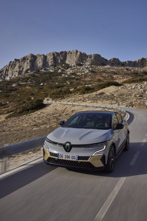 Renault yeni Megane ETech %100 Elektrikli, Van’da farklı bir lansmanla tanıtıldı