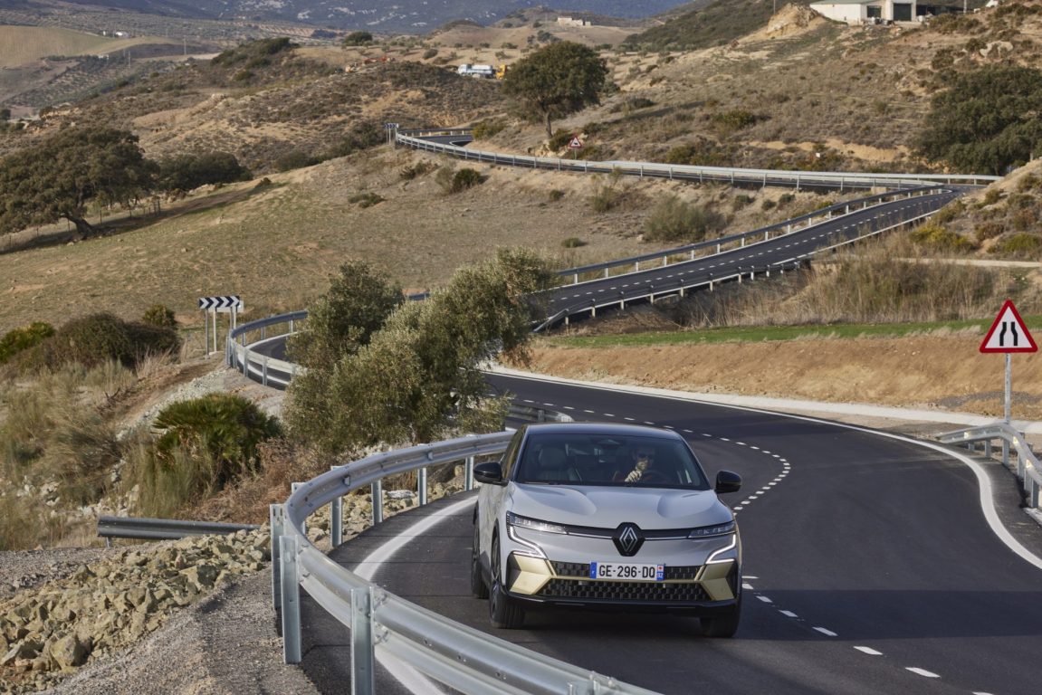 Renault yeni Megane ETech %100 Elektrikli, Van’da farklı bir lansmanla tanıtıldı