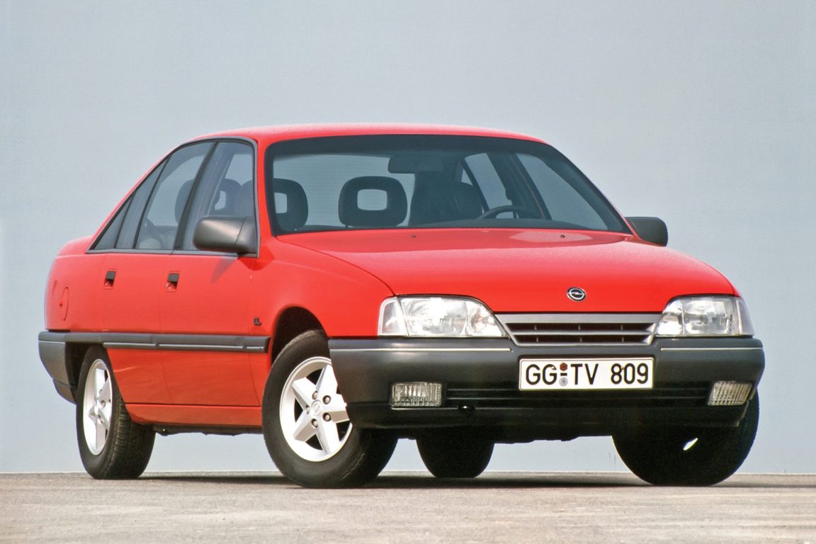 Opel’de emniyet kemeri 50 yılı geride bıraktı