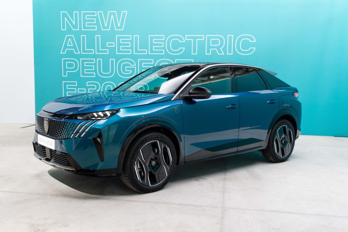 Peugeot yeni elektrikli 3008 tanıtıldı. 700 km menzil sunacak