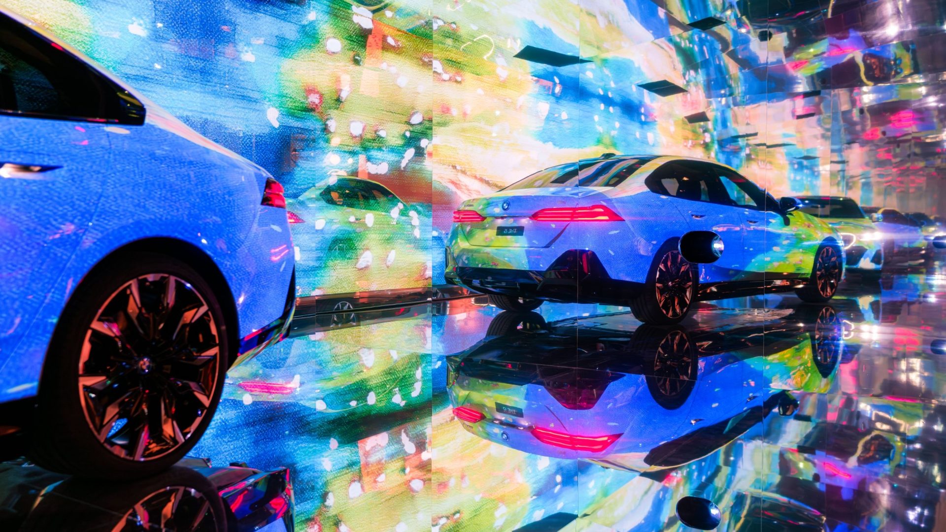 Yeni BMW i5’ten ilham alan "The Electric AI Canvas" enstalasyonu Art Basel’den sonra Contemporary Istanbul’a geliyor