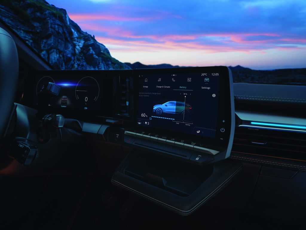 Renault yeni Megane ETech %100 Elektrikli, Van’da farklı bir lansmanla tanıtıldı