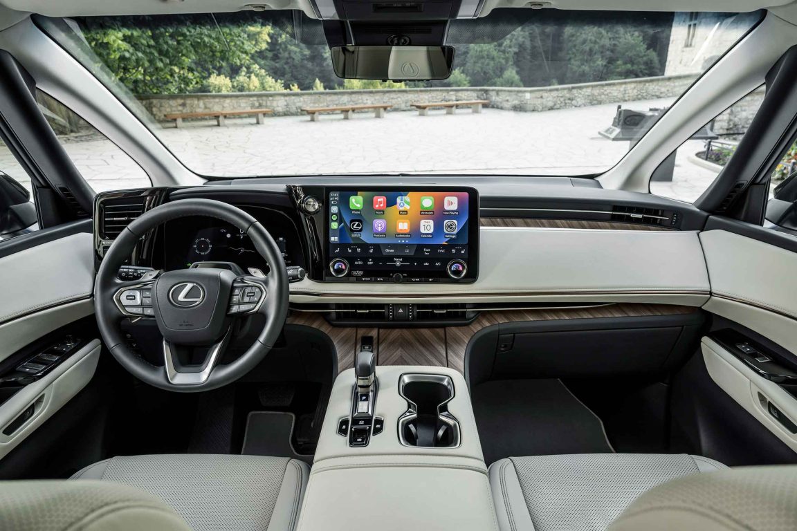 10 milyonluk Lexus LM ile VIP’de yeni bir dönem