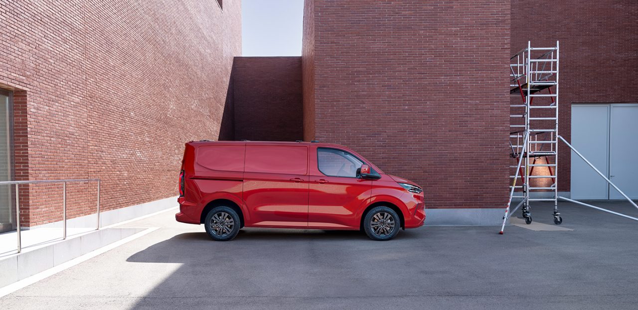 Ford Transit Custom’ın yeni nesil versiyonunu satışa sundu