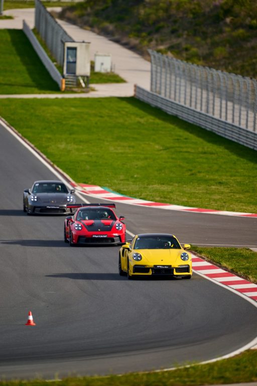 Yeni Cayenne, 911 GT3 RS ve güncel Porsche modelleri İstanbul Park’ta piste çıktı