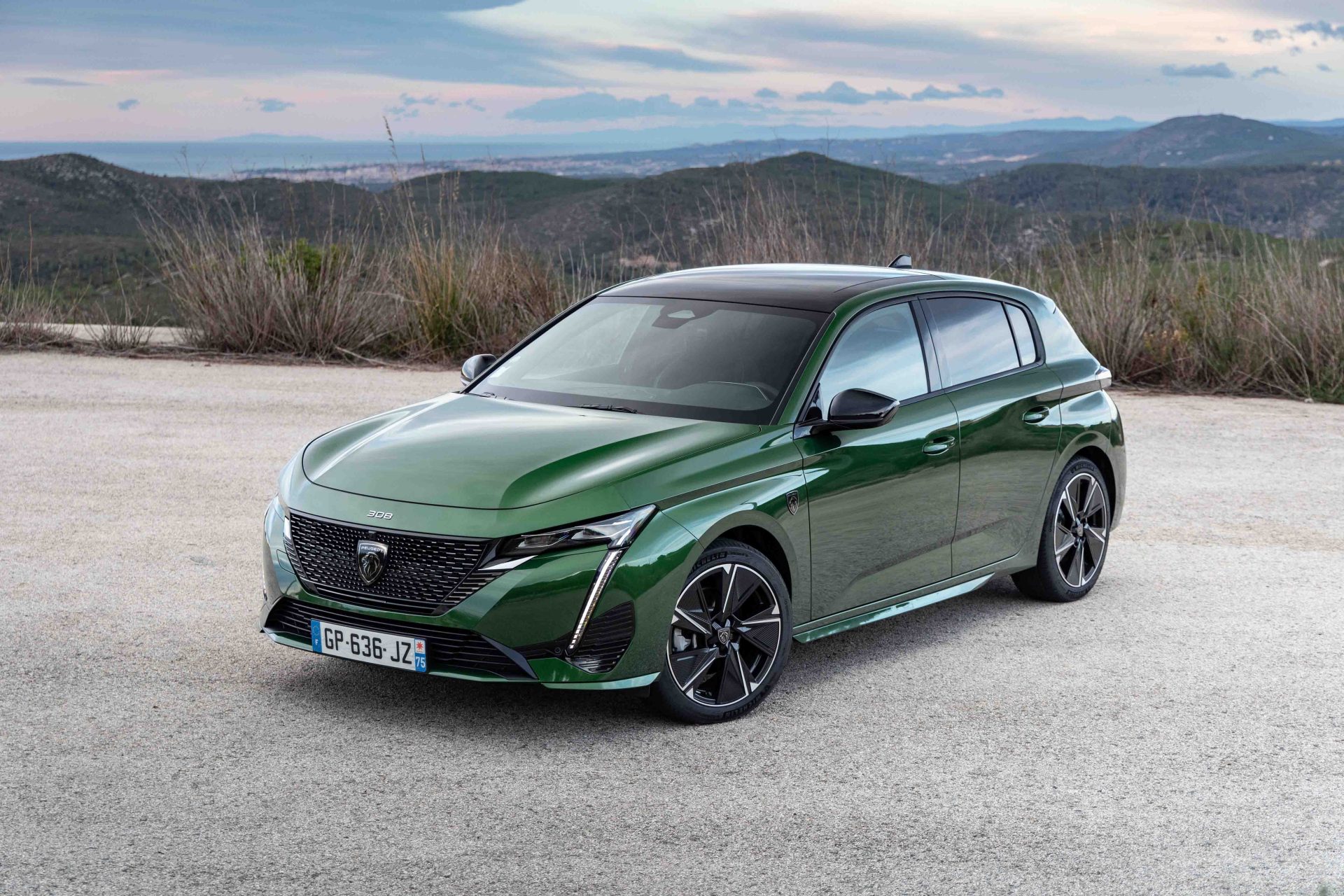 Elektrikli Peugeot E-308 1 milyon 565 bin TL'den satışa sunuldu