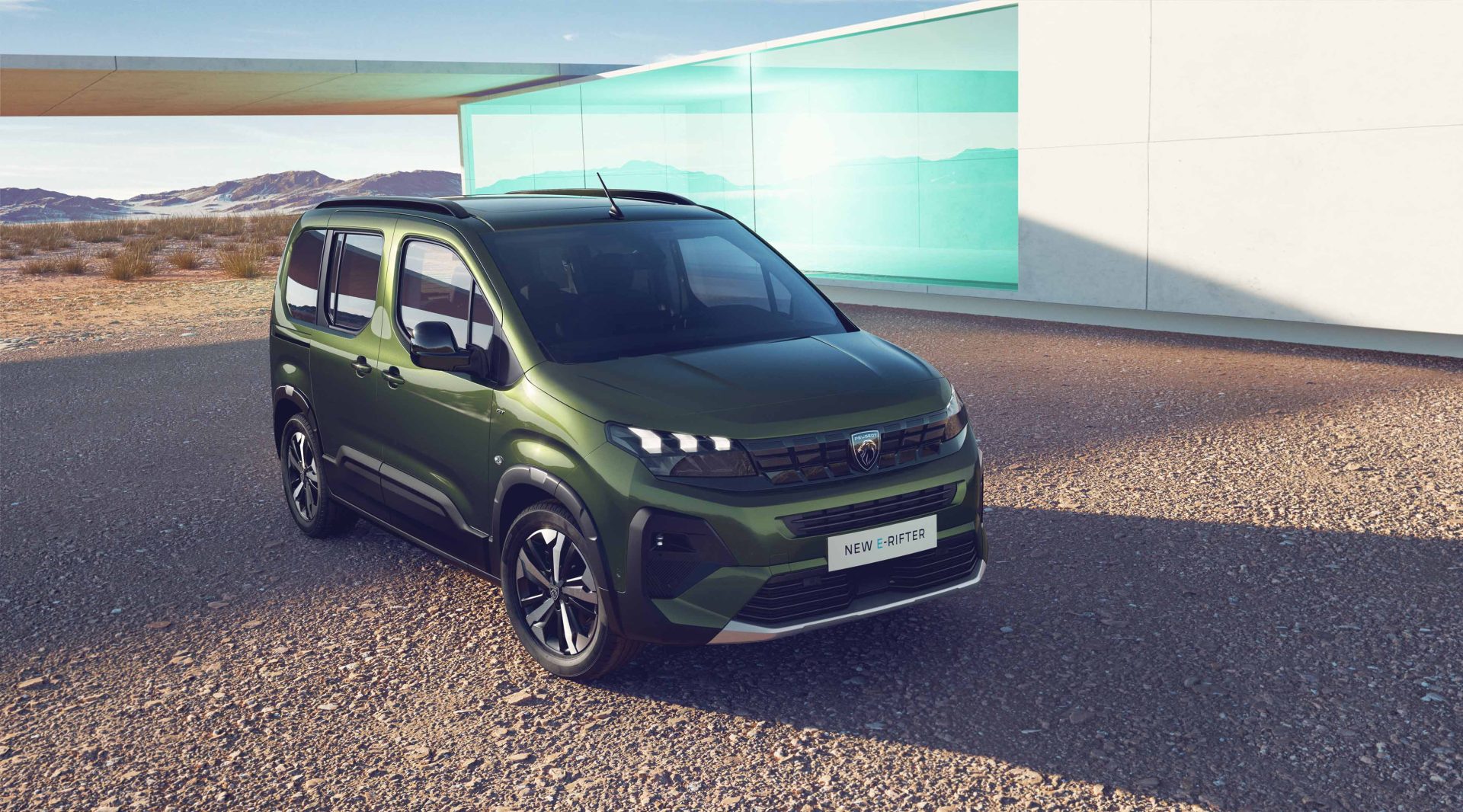 Peugeot Rifter yenilendi ve elektriklendi