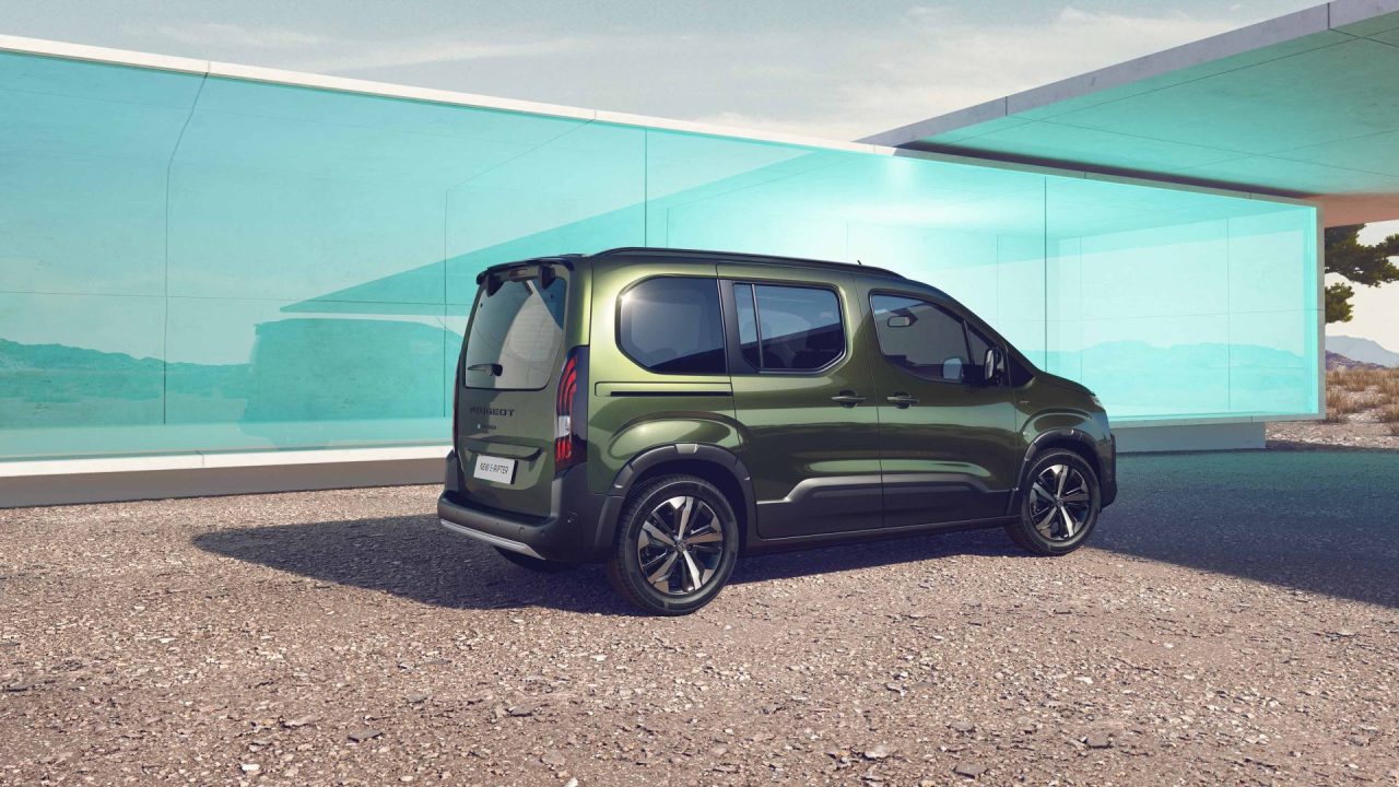 Peugeot’nun yenilenen Ticari modelleri satışa sunuldu
