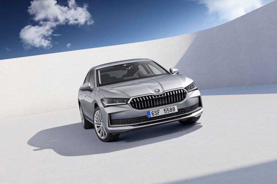 Yeni Skoda Superb tanıtıldı. Ne zaman Türkiye’ye geliyor?
