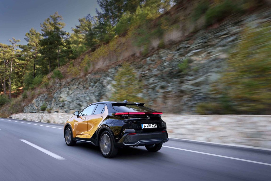 Yeni Toyota C-HR satışa sunuldu