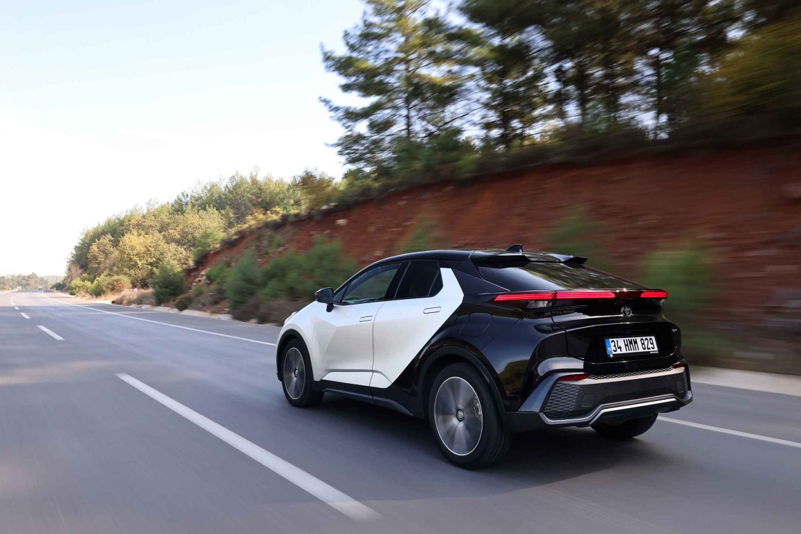 Yeni Toyota C-HR satışa sunuldu