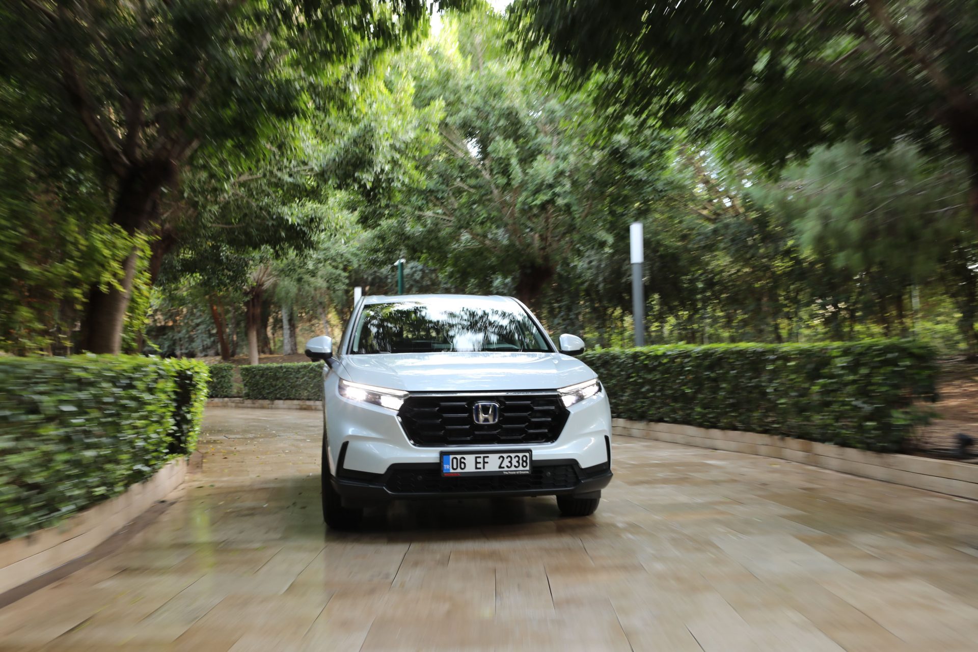 Yeni Honda CR-V e:HEV, 3 milyon TL'den satışa sunuluyor