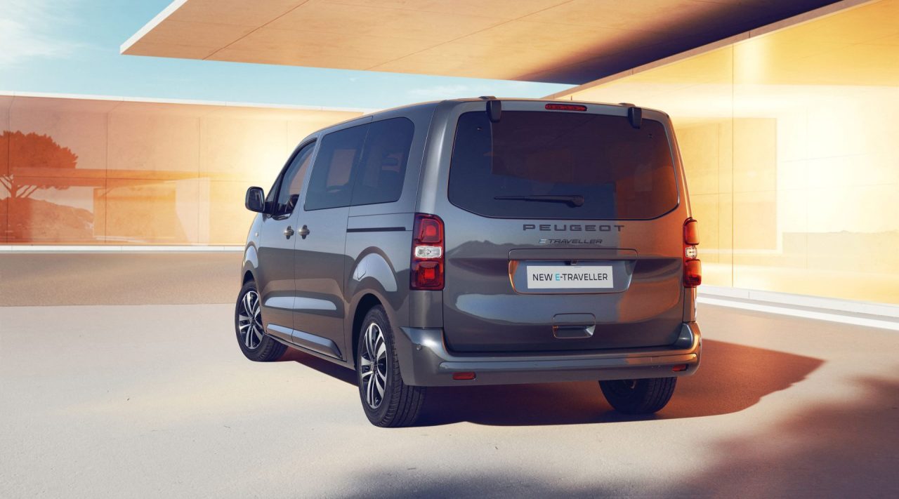 Peugeot E-Traveller 350 km menzil sunuyor