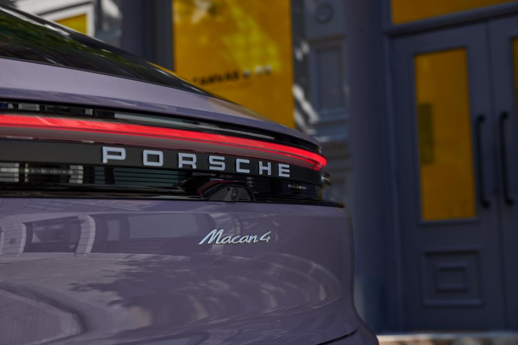 Porsche’nin tamamen elektrikli ilk SUV modeli olan Yeni Macan
