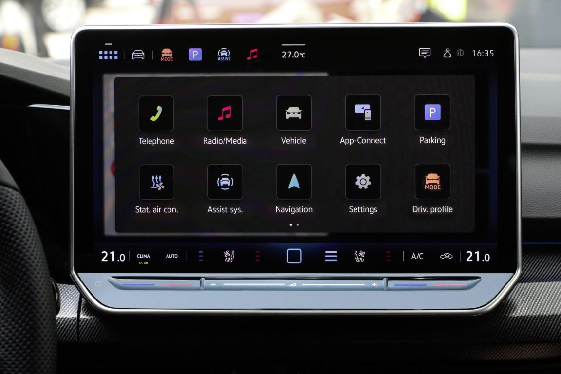 Volkswagen Golf yenilendi ve elektriklendi