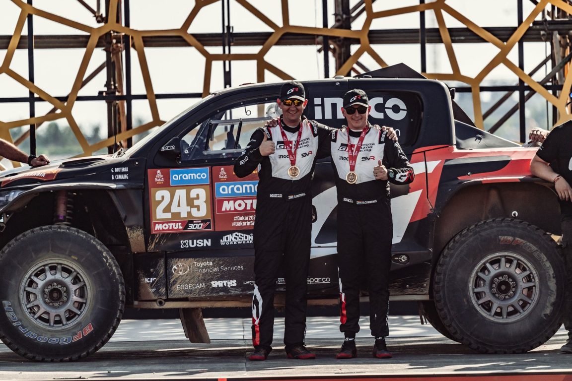 Toyota Hilux dayanıklılığını bir kez daha kanıtladı