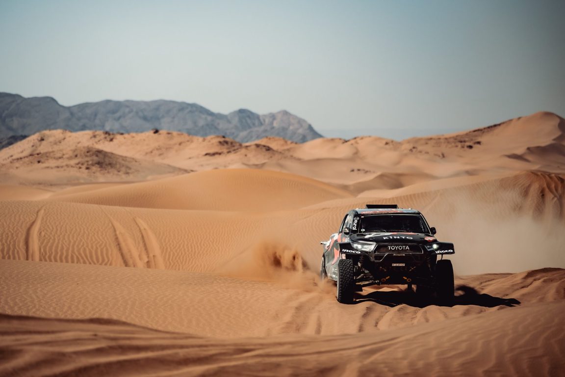 Toyota Hilux dayanıklılığını bir kez daha kanıtladı