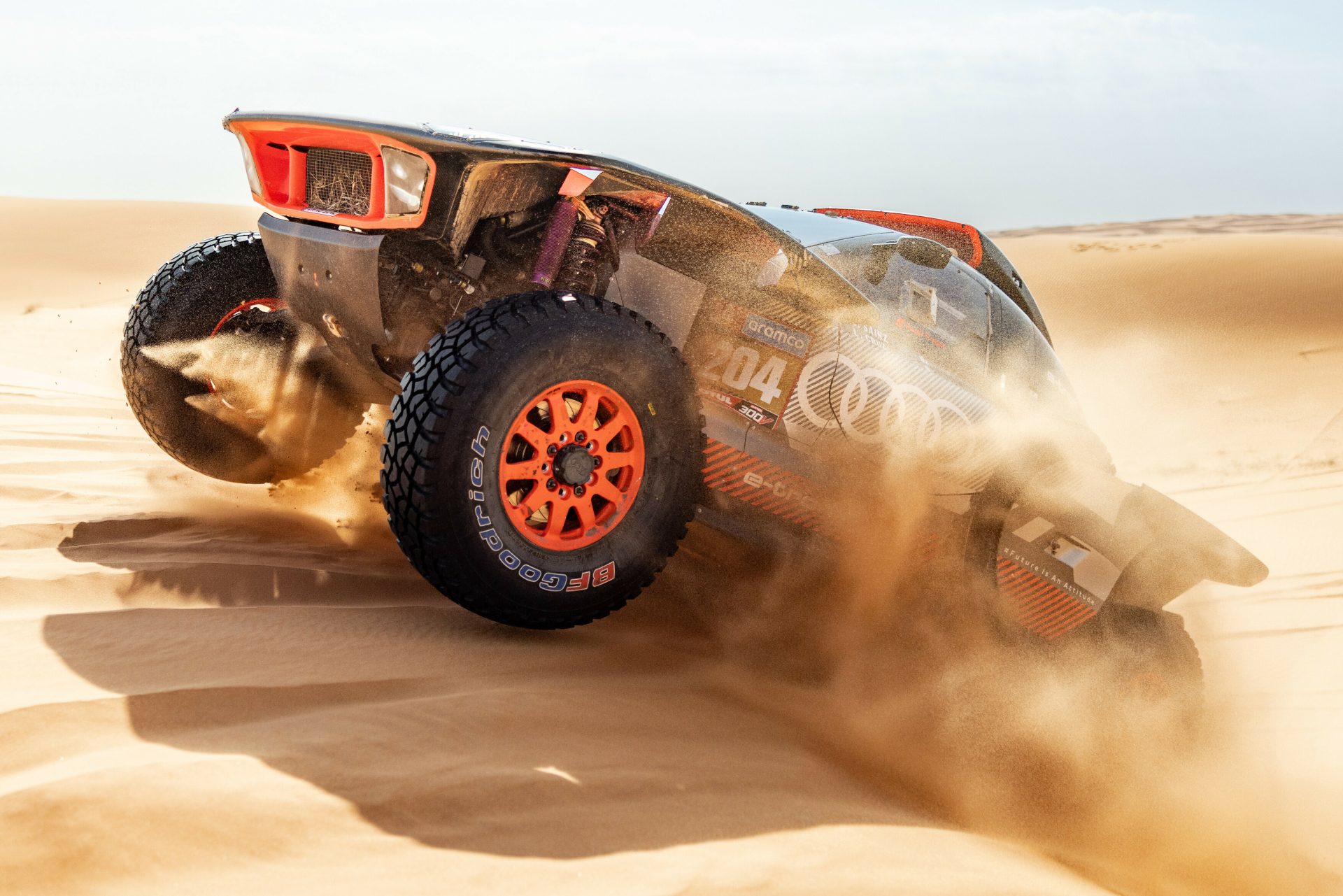 Audi 2024 Dakar Rallisi'nde zafer kazandı