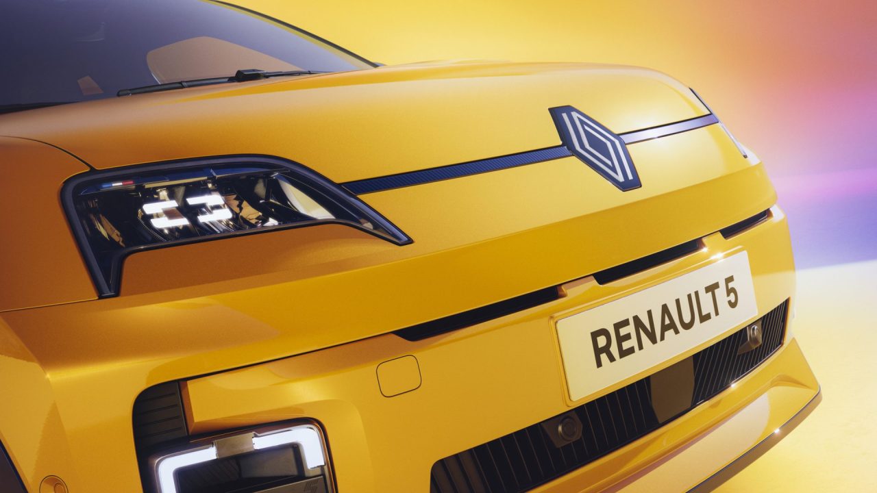 Renault 5 E-tech ile geri döndü