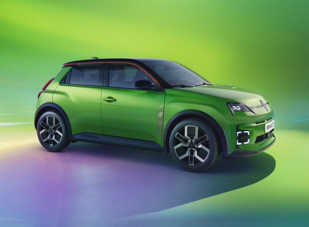 Renault 5 E-tech ile geri döndü