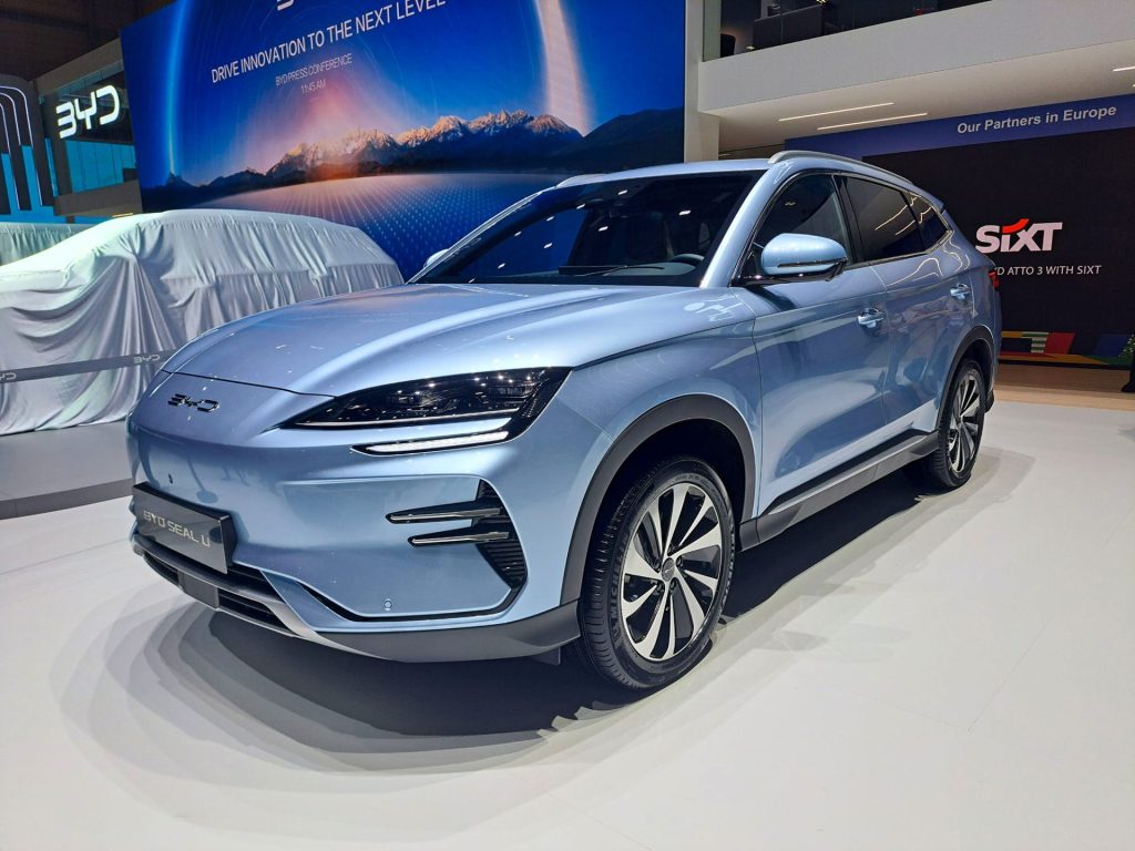 BYD, Cenevre Otomobil Fuarı’nda yeni modellerini ve sergiledi