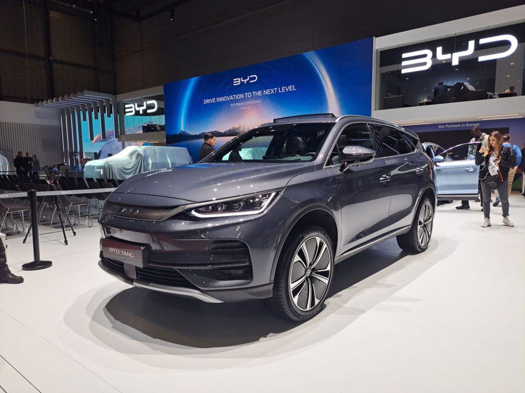 BYD, Cenevre Otomobil Fuarı’nda yeni modellerini ve sergiledi