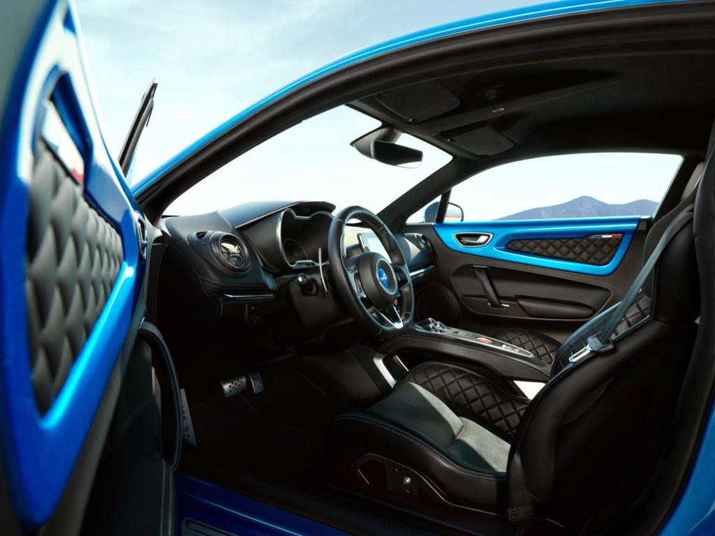 Alpine A110 Türkiye’de satışa sunuldu