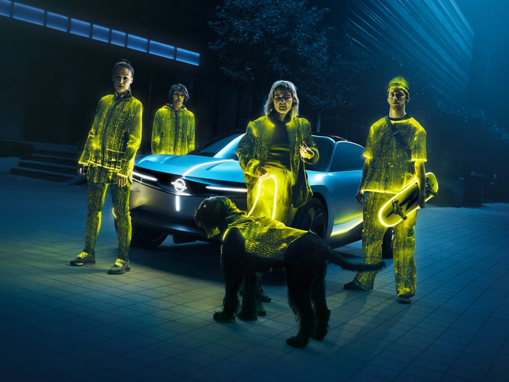 Opel Experimental “Işıkla Boyama” ile geleceği aydınlatıyor