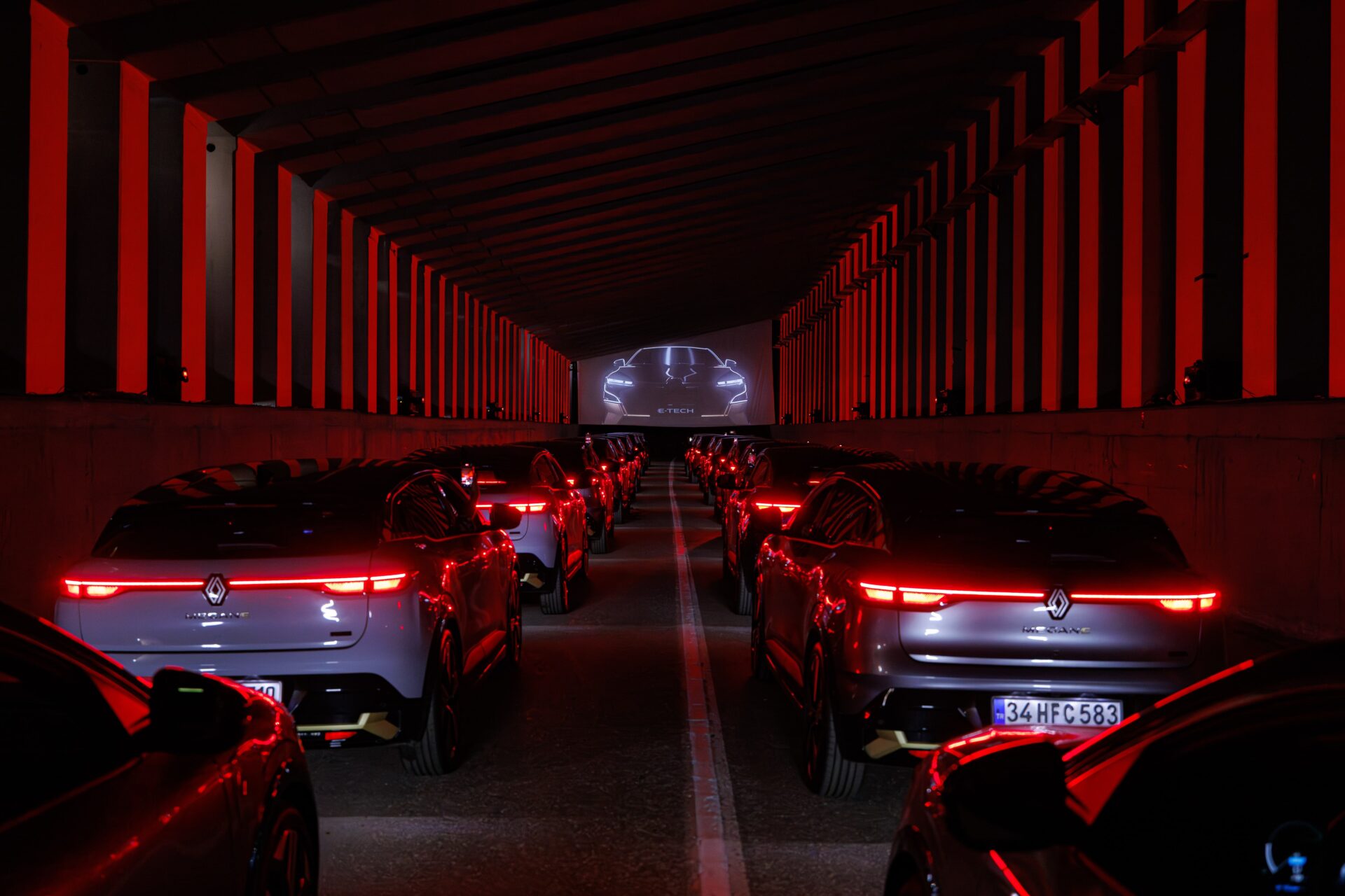 Renault, lansmanları ile Türkiye’de ve dünyada ödülleri toplamaya devam ediyor