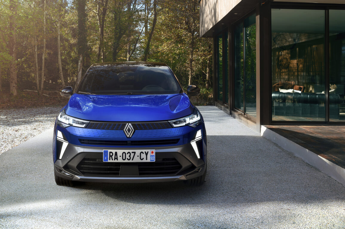 Yeni Renault Captur hibrit motor ve yepyeni teknolojilerle geliyor