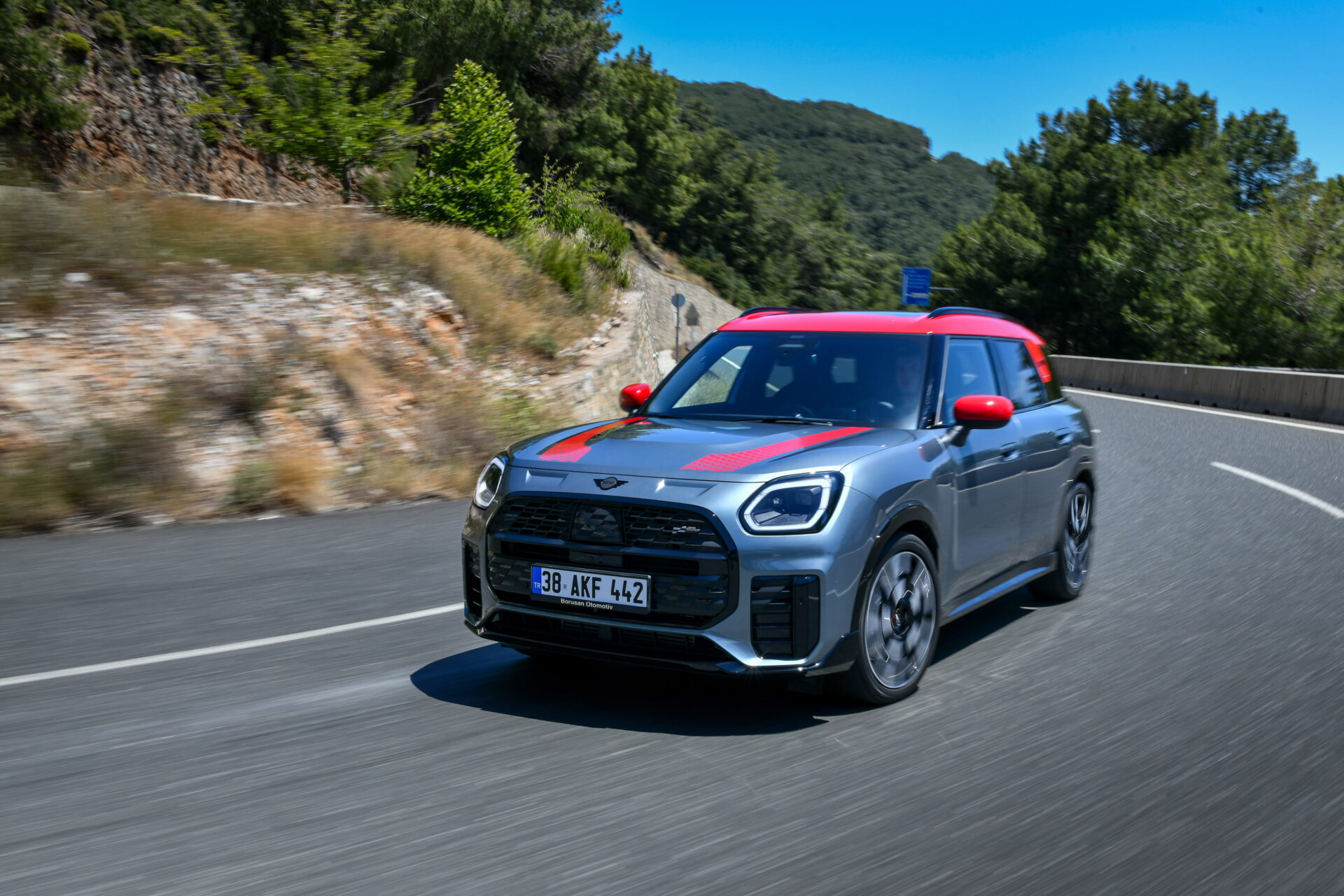 Yeni BMW X2 ve Yeni MINI Countryman satışa sunuldu